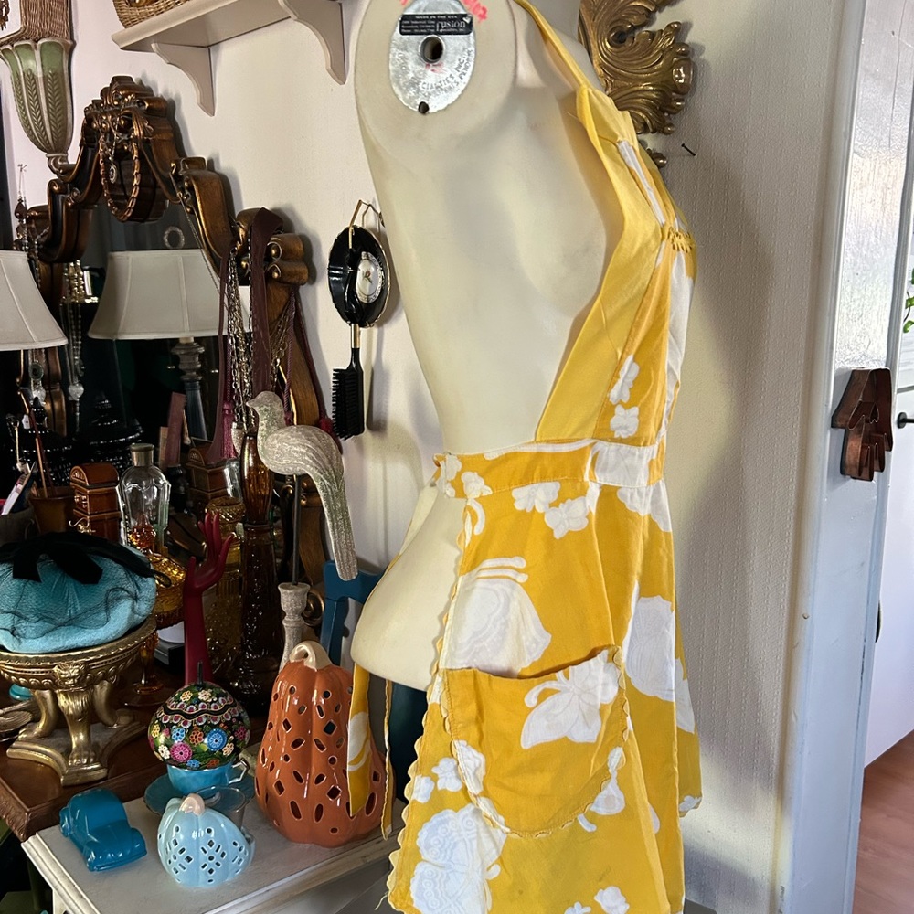 Vintage Butterfly Apron - Picture 7 of 11